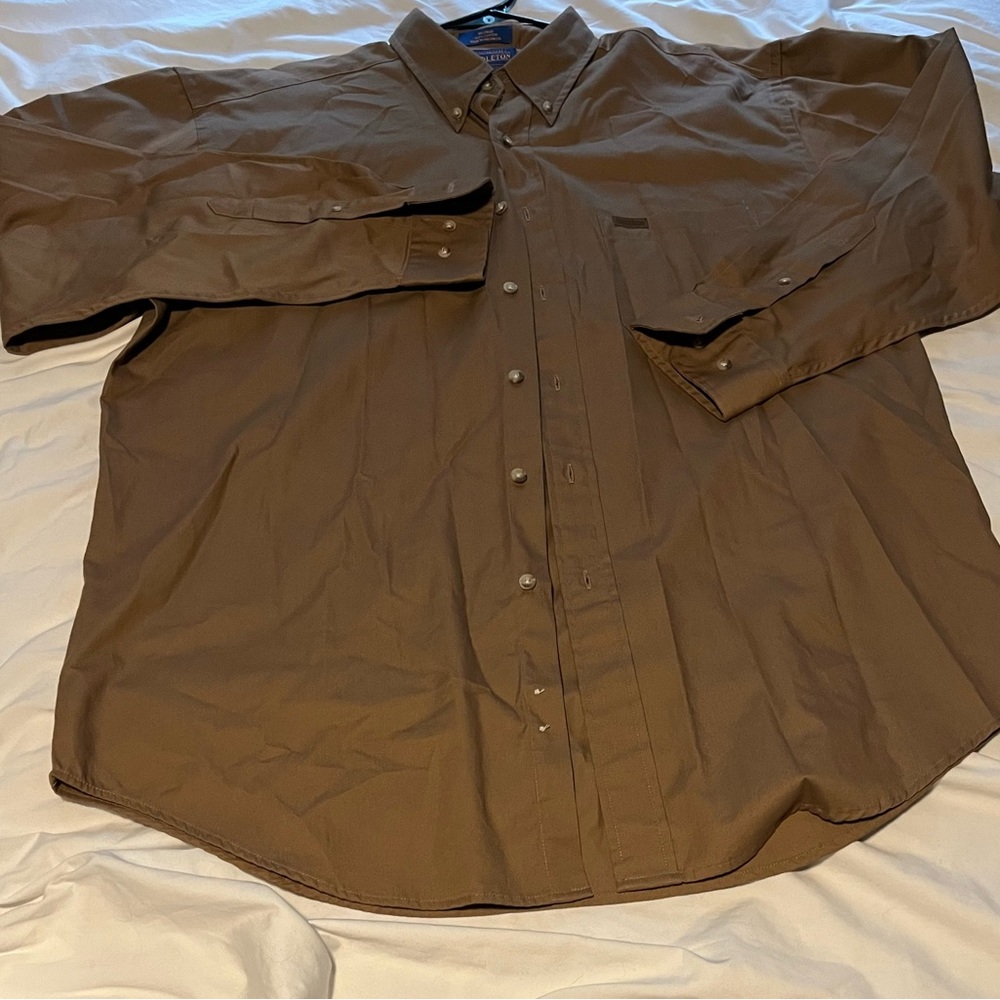 Gorgeous Mens long sleeve Pendleton button up shirt. Size large 100% cotton